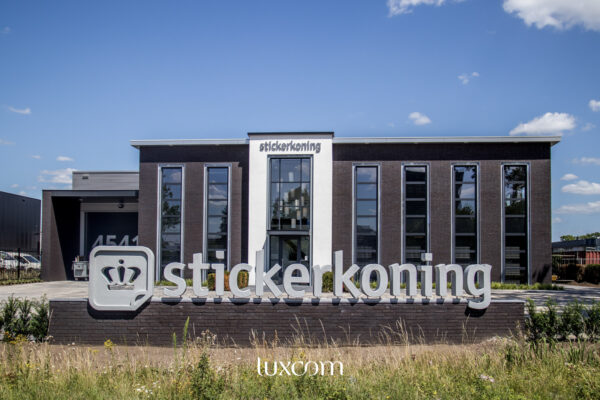 LUXCOM_BETON LOOK XL PAND LOGO_STICKERKONING-A (2)